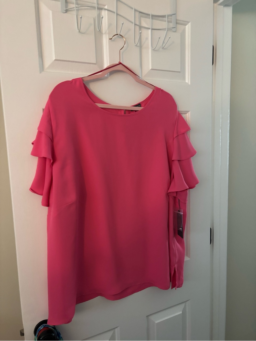 NEW w tags- Vince Camuto - Women's Pink Ruffle Sleeve Blouse